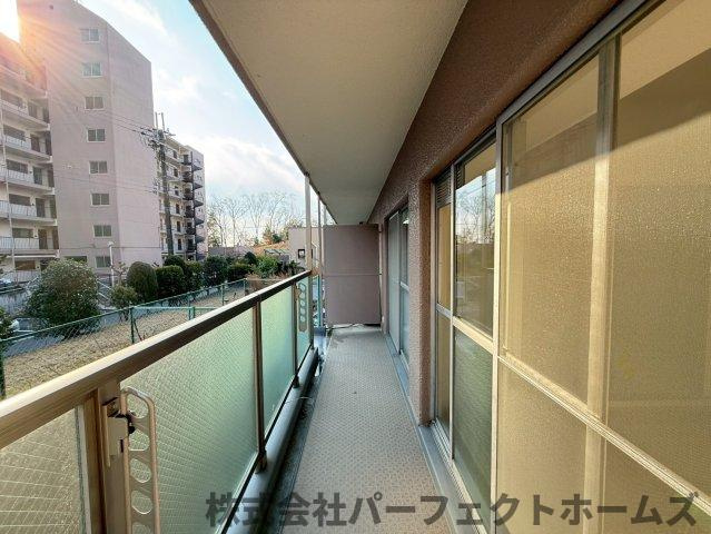 枚方ハイツ第8号棟のバルコニー|外からの目が気にならないバルコニーで洗濯物が干せます