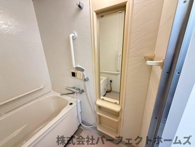 枚方ハイツ第8号棟の浴室|コンパクトで使いやすいお風呂です