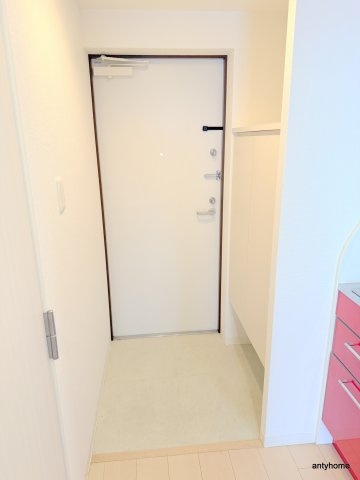 AFFLUENCE難波　仲介手数料無料の玄関