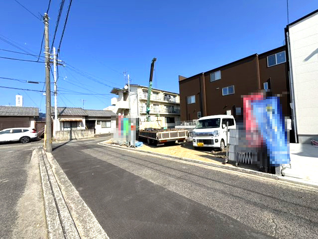 生石町の新築のおうち③　松山市生石町新築戸建の前面道路含む現地写真|前面道路含む現地写真です