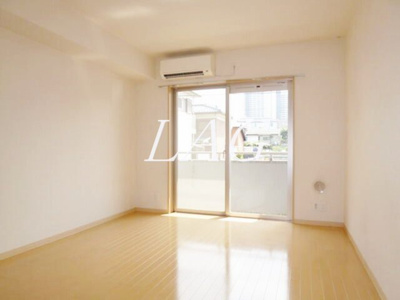 【居間・リビング】 | SENTIO橋本 | 洋室のお部屋です。