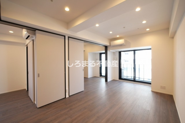 コンフォリア・リヴ谷町四丁目の居間・リビング