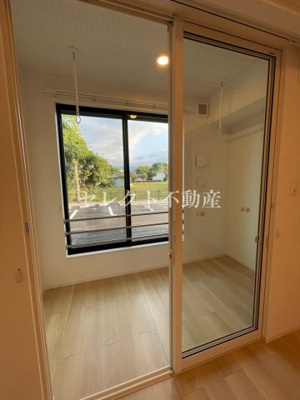 【バルコニー】 | ベルフルール・ドレⅡ | 【ベルフルール・ドレⅡ】ＰＭ2.5や黄砂の汚染、防犯対策にサンルームが活躍します♪