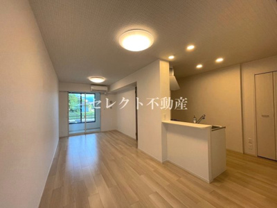 【居間・リビング】 | ベルフルール・ドレⅡ | 【ベルフルール・ドレⅡ】使いやすい居間です