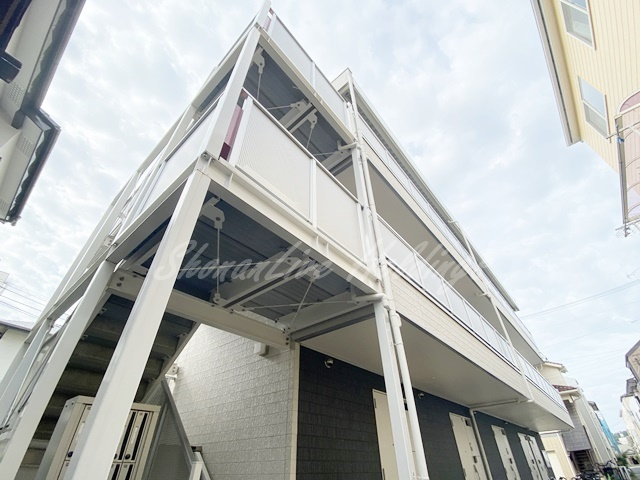 横浜市栄区笠間２丁目のアパートの外観