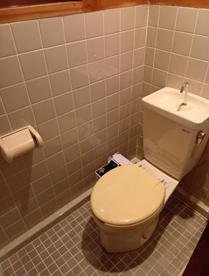 【トイレ】 | 春の丘とキンモクセイ