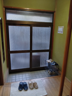 【玄関】 | 春の丘とキンモクセイ