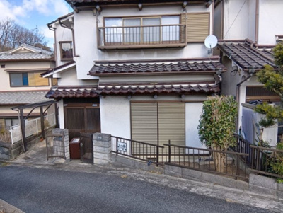 【外観】 | 春の丘とキンモクセイ