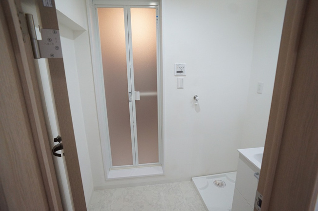 【ランドリースペース】 | 八戸ノ里グランドマンションB棟 | 室内洗濯機置き場完備です☆