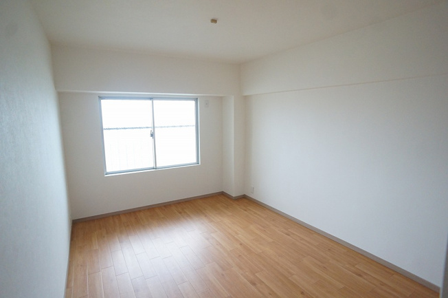 【寝室】 | 八戸ノ里グランドマンションB棟 | 【洋室6.5帖】