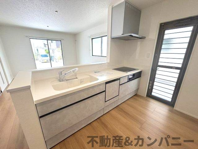 鴨川3丁目の新築のおうち①　松山市鴨川3丁目新築戸建のキッチン|キッチンでお料理をお楽しみください