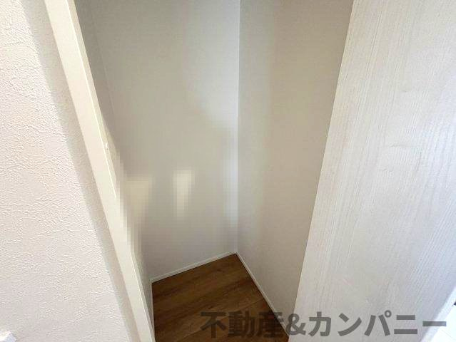 鴨川3丁目の新築のおうち①　松山市鴨川3丁目新築戸建の収納|便利な収納スペースです