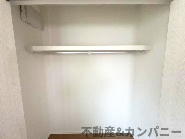 鴨川3丁目の新築のおうち①　松山市鴨川3丁目新築戸建の収納|こまごまとしたものを収納できそうですね