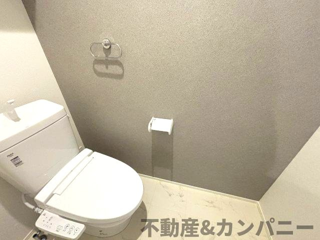 鴨川3丁目の新築のおうち①　松山市鴨川3丁目新築戸建のトイレ|トイレもきれいです