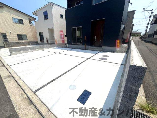 鴨川3丁目の新築のおうち①　松山市鴨川3丁目新築戸建の駐車場|駐車場の用意があります