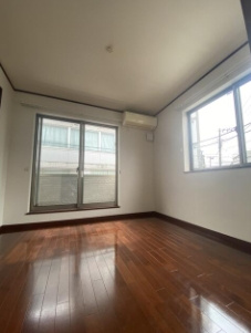 【居間・リビング】 | サンフォレスト | 明るい洋室。