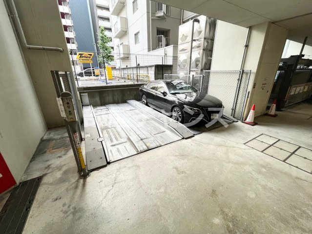 ライブコート丸の内の駐車場