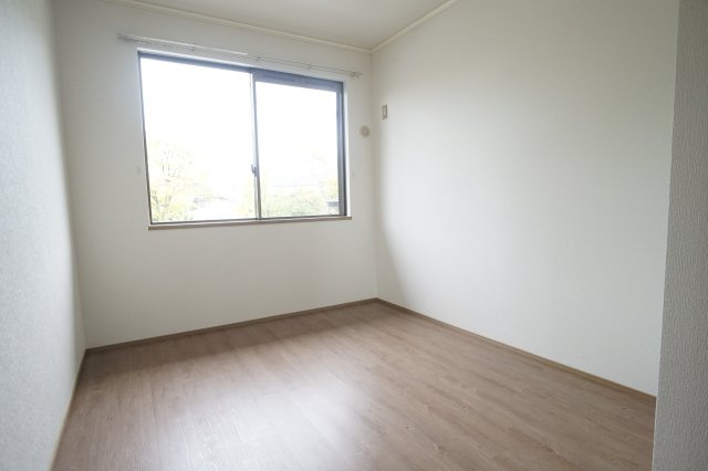 スカイハイツ喜里ヶ丘　Ｂ棟の洋室