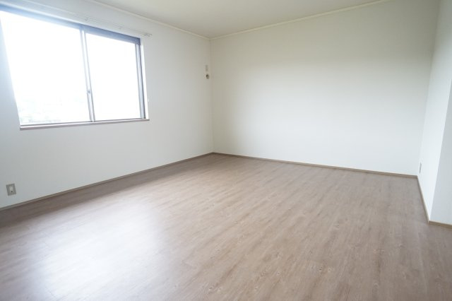 スカイハイツ喜里ヶ丘　Ｂ棟の居間・リビング