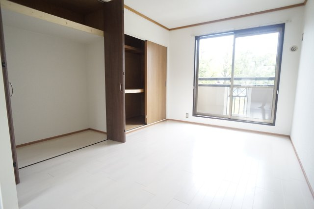 スカイハイツ喜里ヶ丘　Ｂ棟の居間・リビング