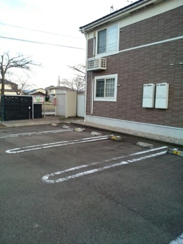 セレッソ　Ｃの駐車場