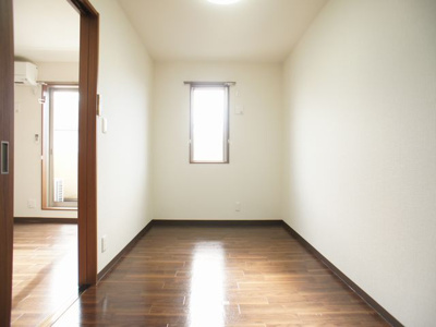 【寝室】 | NARABUハイツⅢ | 照明器具付きです♪