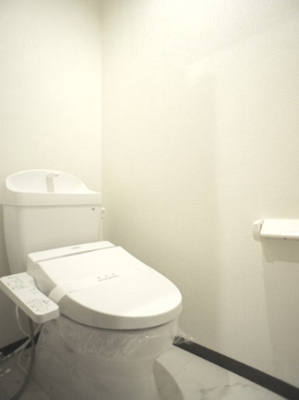 【トイレ】 | NARABUハイツⅢ | 温水洗浄暖房便座機能付きです♪