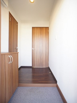 【玄関】 | NARABUハイツⅢ | たくさん収納できるシューズボックスが付いています♪