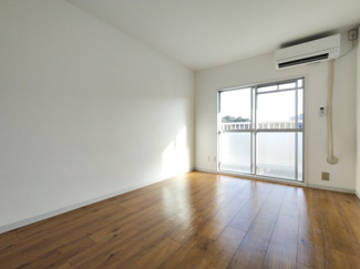 【洋室】 | 東急ドエル新検見川ビレジ2号棟 | 採光の取れる、明るく使いやすい洋室です。