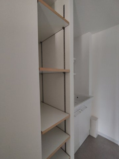 【収納】 | 東急ドエル新検見川ビレジ2号棟 | 衣類や荷物をすっきり片付けられる、便利な収納スペースです。