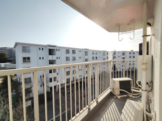 【バルコニー】 | 東急ドエル新検見川ビレジ2号棟 | 陽当り良好で、洗濯物もよく乾くバルコニーです。