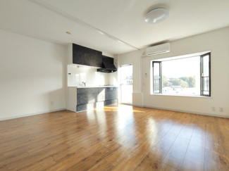 【居間・リビング】 | 東急ドエル新検見川ビレジ2号棟 | リフォーム済の綺麗なLDK。エアコン付きですぐに使えます。