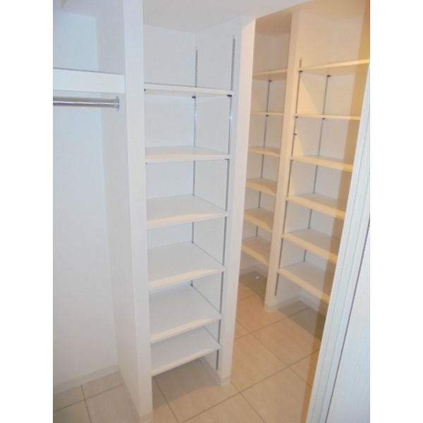 グランテラス業平の収納