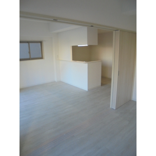 グランテラス業平の居間・リビング