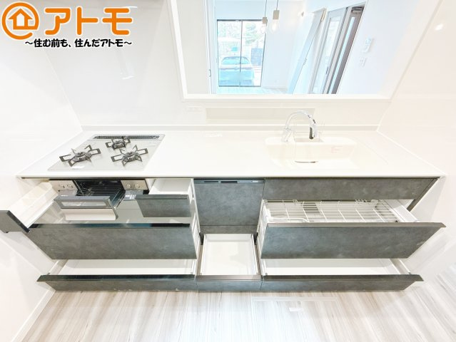 【キッチン】 | 葵区瀬名2　新築戸建　B区画 | 大容量システムキッチン♪お料理スペースやシンク広々！毎日の家事をしっかりサポート♪