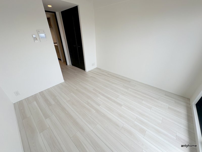 ファーストフィオーレ大阪城イースト　仲介手数料無料の居間・リビング