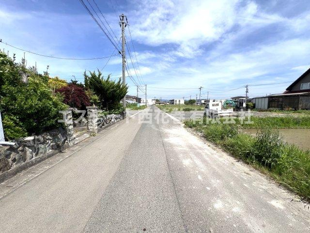 【商談中】花巻市本館二丁目　土地の外観|前面道路
