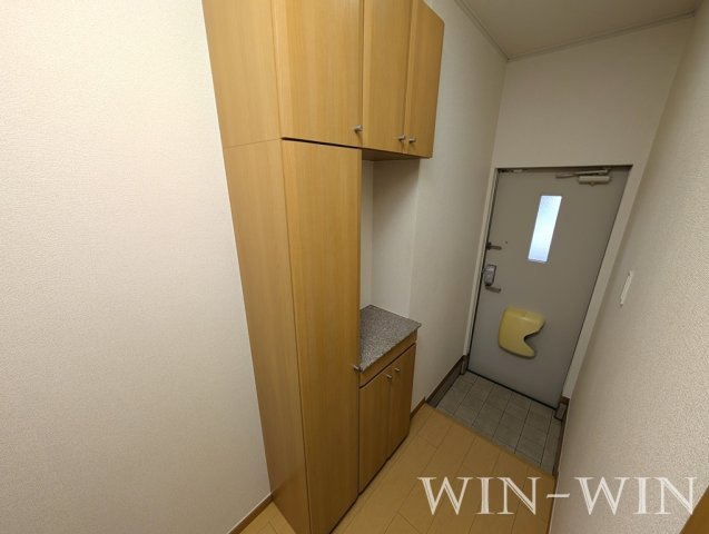 豊橋市下地町字境田のアパートの玄関