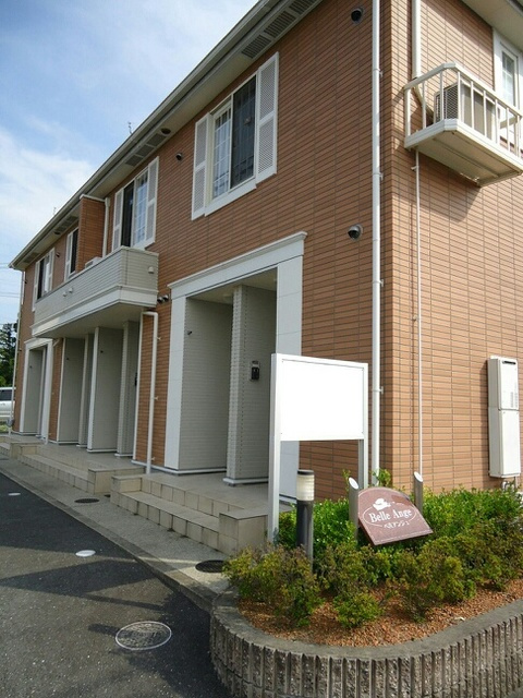 豊橋市下地町字境田のアパートのエントランス