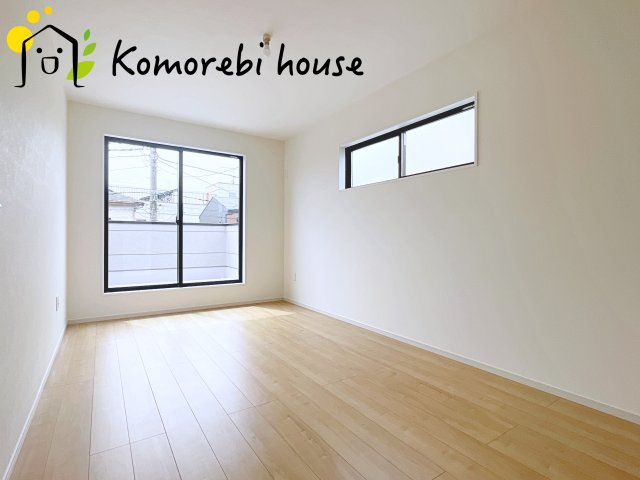 さいたま市西区中野林　３期　新築一戸建て　KEIAI GRACE　01の寝室|開放的な寝室です