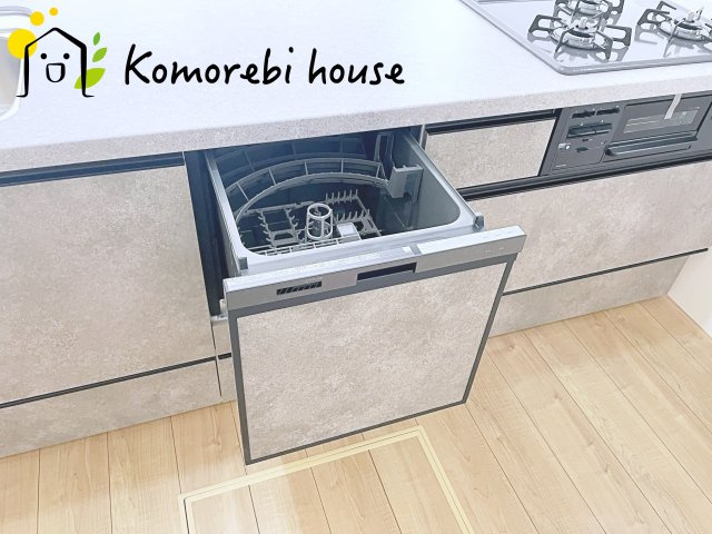 さいたま市西区中野林　３期　新築一戸建て　KEIAI GRACE　01のキッチン|コンパクトなキッチンで掃除もラクラク