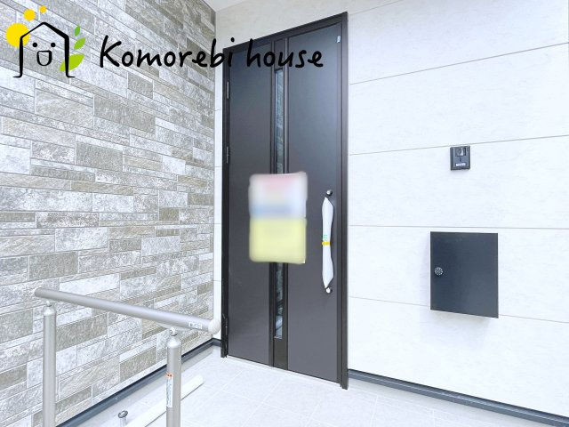 さいたま市西区中野林　３期　新築一戸建て　KEIAI GRACE　01の玄関|きれいな玄関です