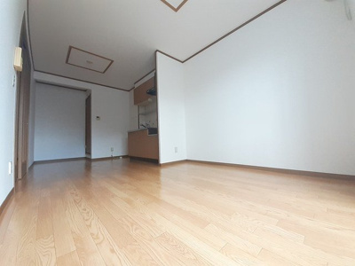 【居間・リビング】 | ヴェルドュールＢ | こちらのリビングで趣味の時間をお楽しみください