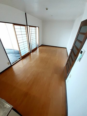 【居間・リビング】 | 第二コーポ学苑 | ゆったり過ごせるリビングです