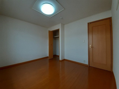 【内装】 | ドルフ・アカネＡ | 明るい室内です