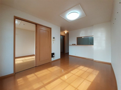 【居間・リビング】 | ドルフ・アカネＡ | おしゃれな居間です