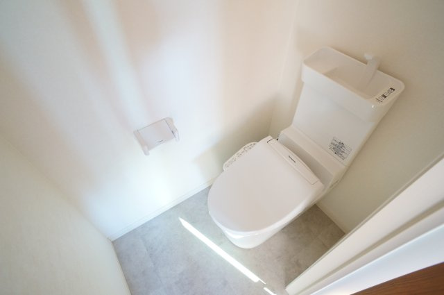 般若寺町戸建のトイレ