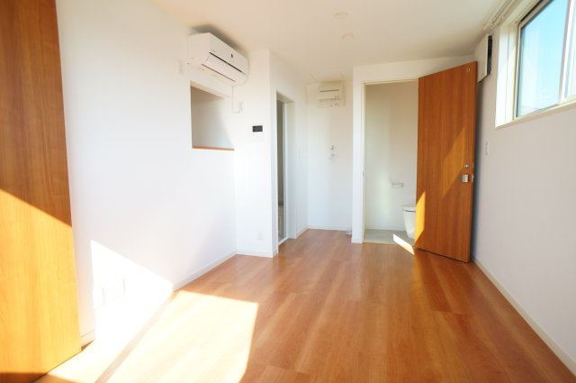 般若寺町戸建の洋室