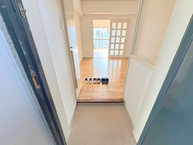 サンシャイン三津屋の玄関