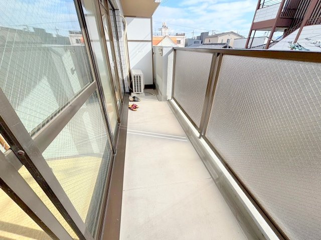 サンシャイン三津屋のバルコニー